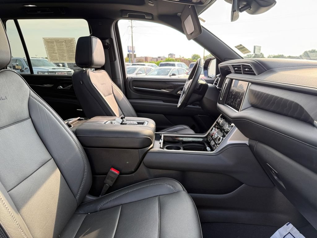 Used 2024 GMC Yukon Denali AWD/4WD image 44