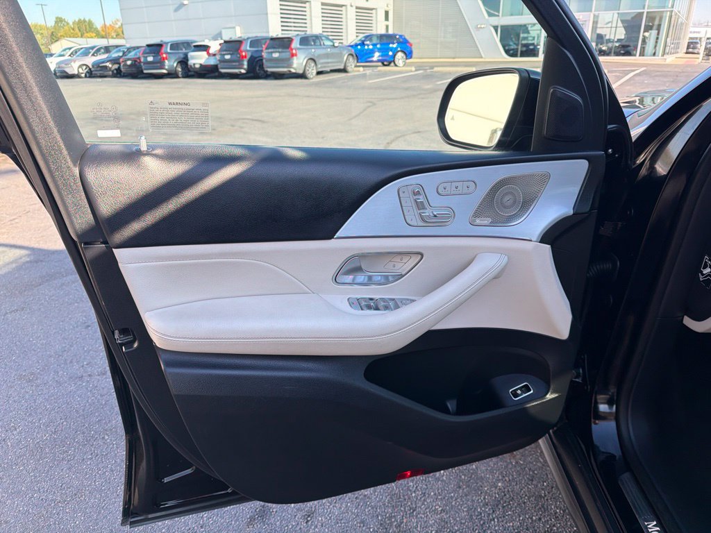 Used 2025 Mercedes-Benz GLS 450 4MATIC image 10