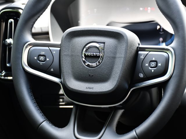 New 2025 Volvo XC40 B5 Plus w/ Protection Package Premier image 20