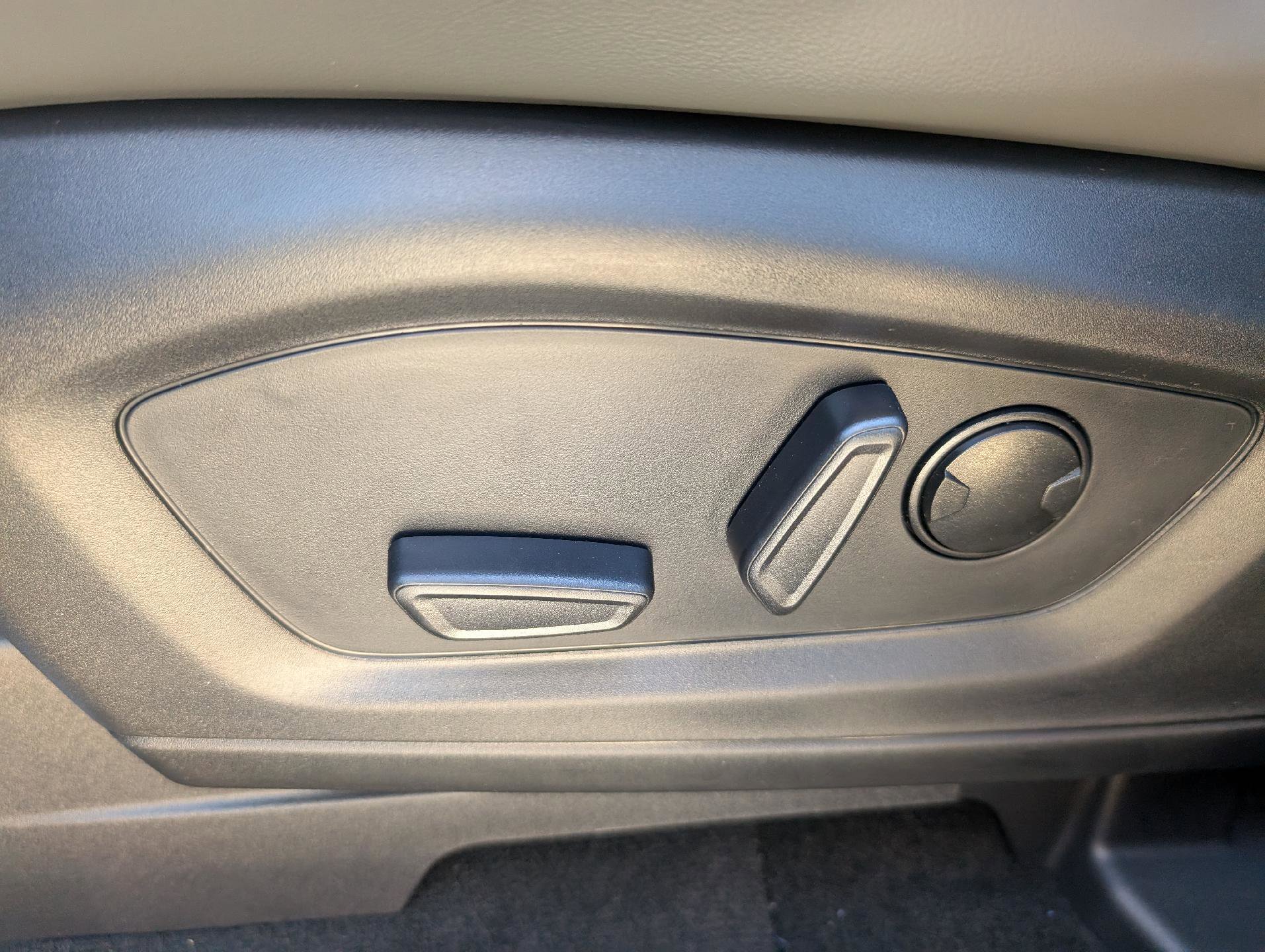 New 2025 Ford Explorer Active image 12