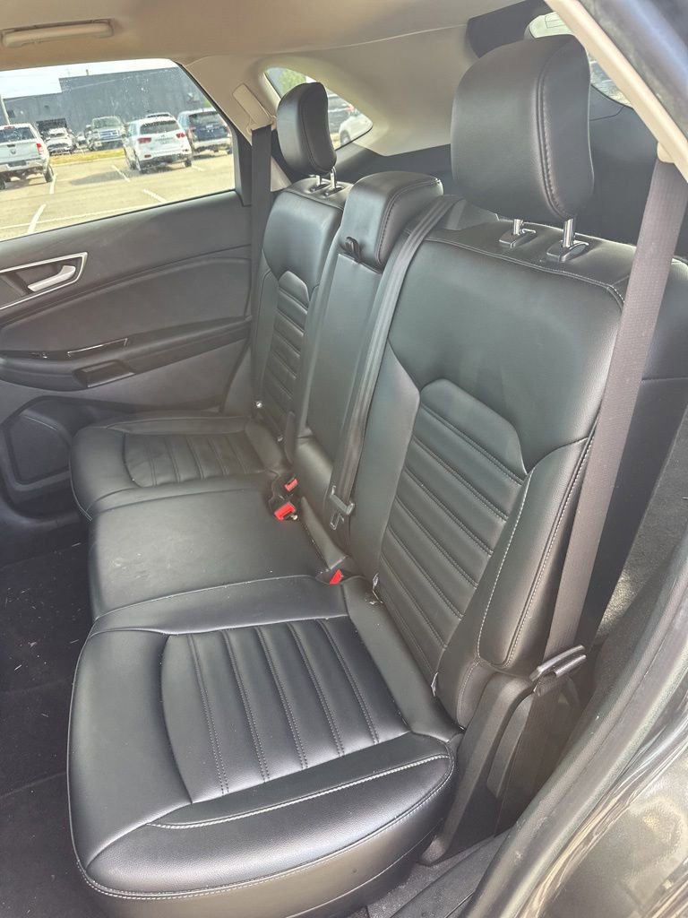 Used 2019 Ford Edge SEL w/ Equipment Group 201A FWD image 16