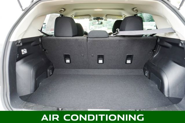 Used 2023 Subaru Crosstrek 2.0i image 5