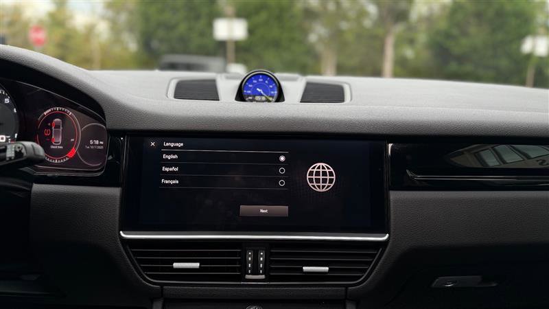 Used 2023 Porsche Cayenne w/ Premium Package image 27