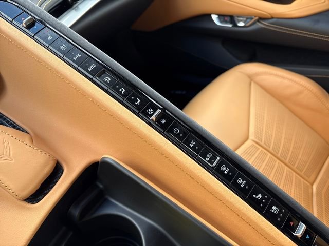 Used 2022 Chevrolet Corvette Stingray w/ Engine Appearance Package image 20