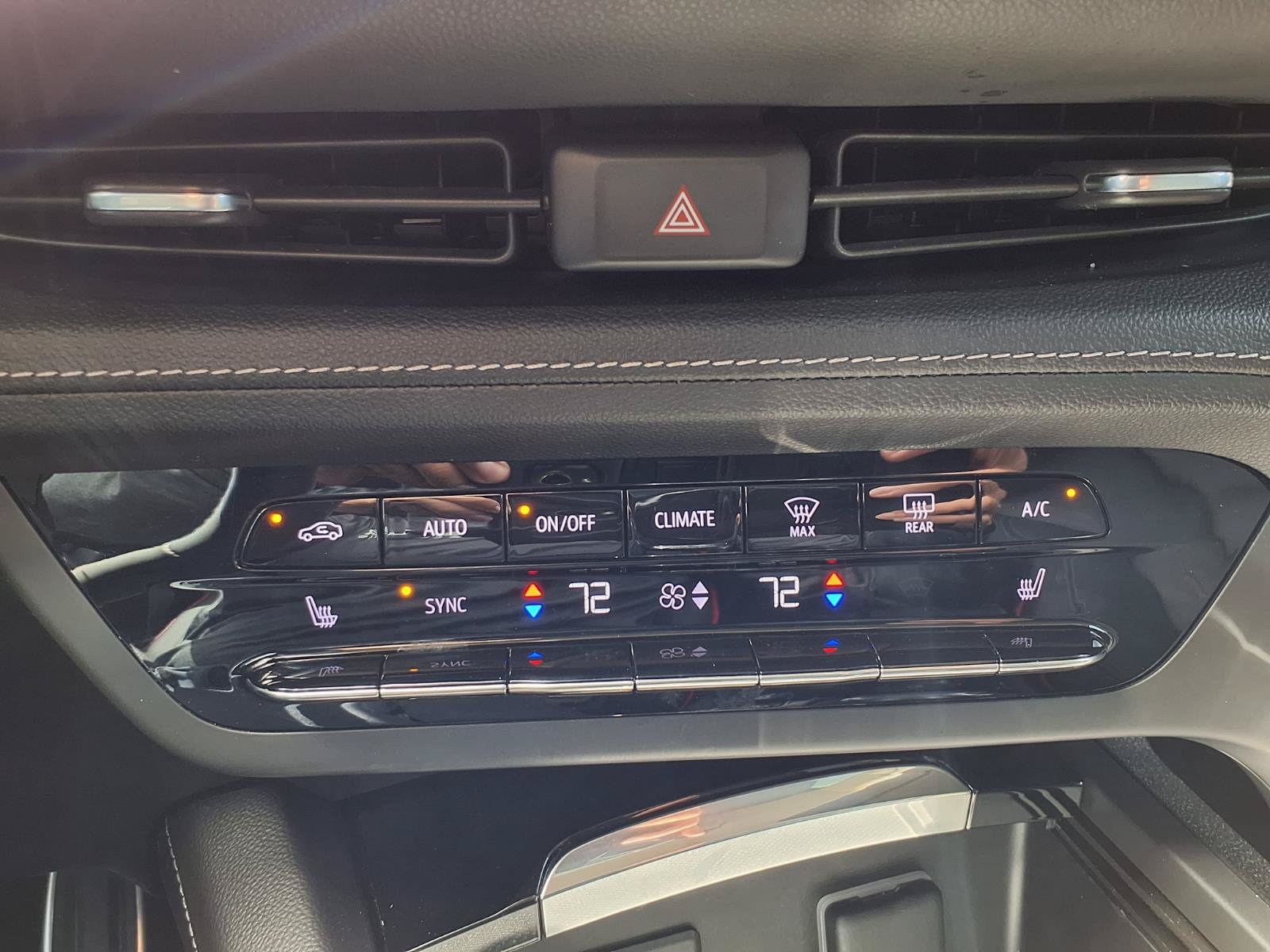 Used 2023 Buick Envision Essence w/ Sport Touring Package FWD image 9