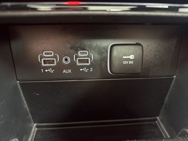 Used 2025 Jeep Grand Cherokee Limited w/ Black Appearance Package image 21