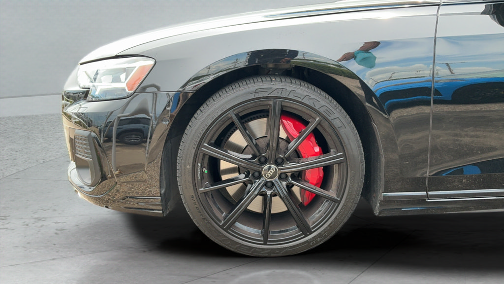 Used 2024 Audi S8 AWD/4WD image 24
