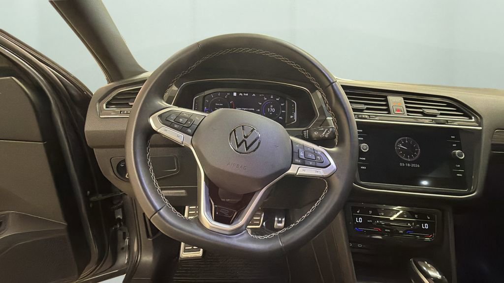 Used 2023 Volkswagen Tiguan SEL R-Line image 12