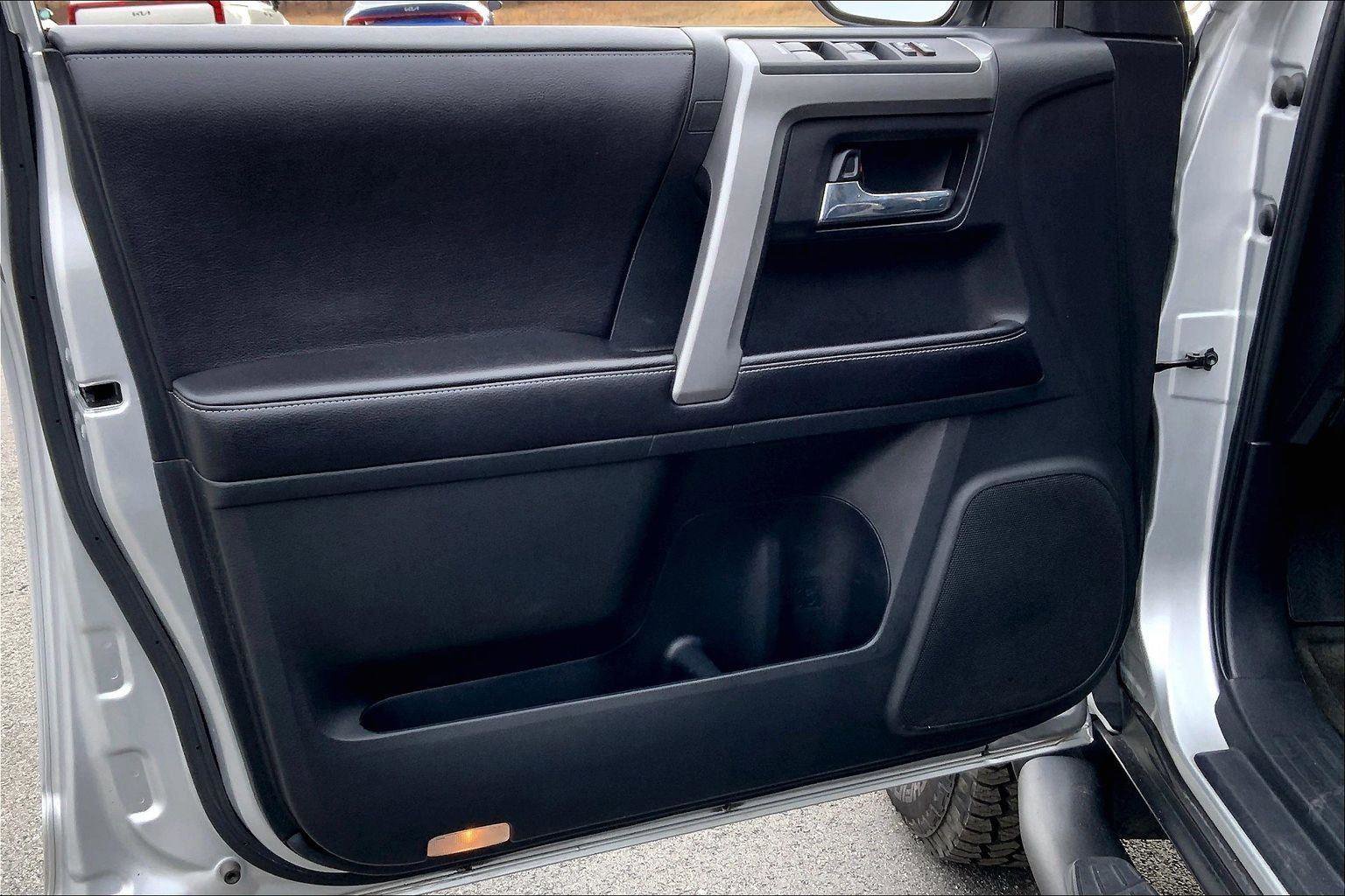 Used 2016 Toyota 4Runner SR5 image 20