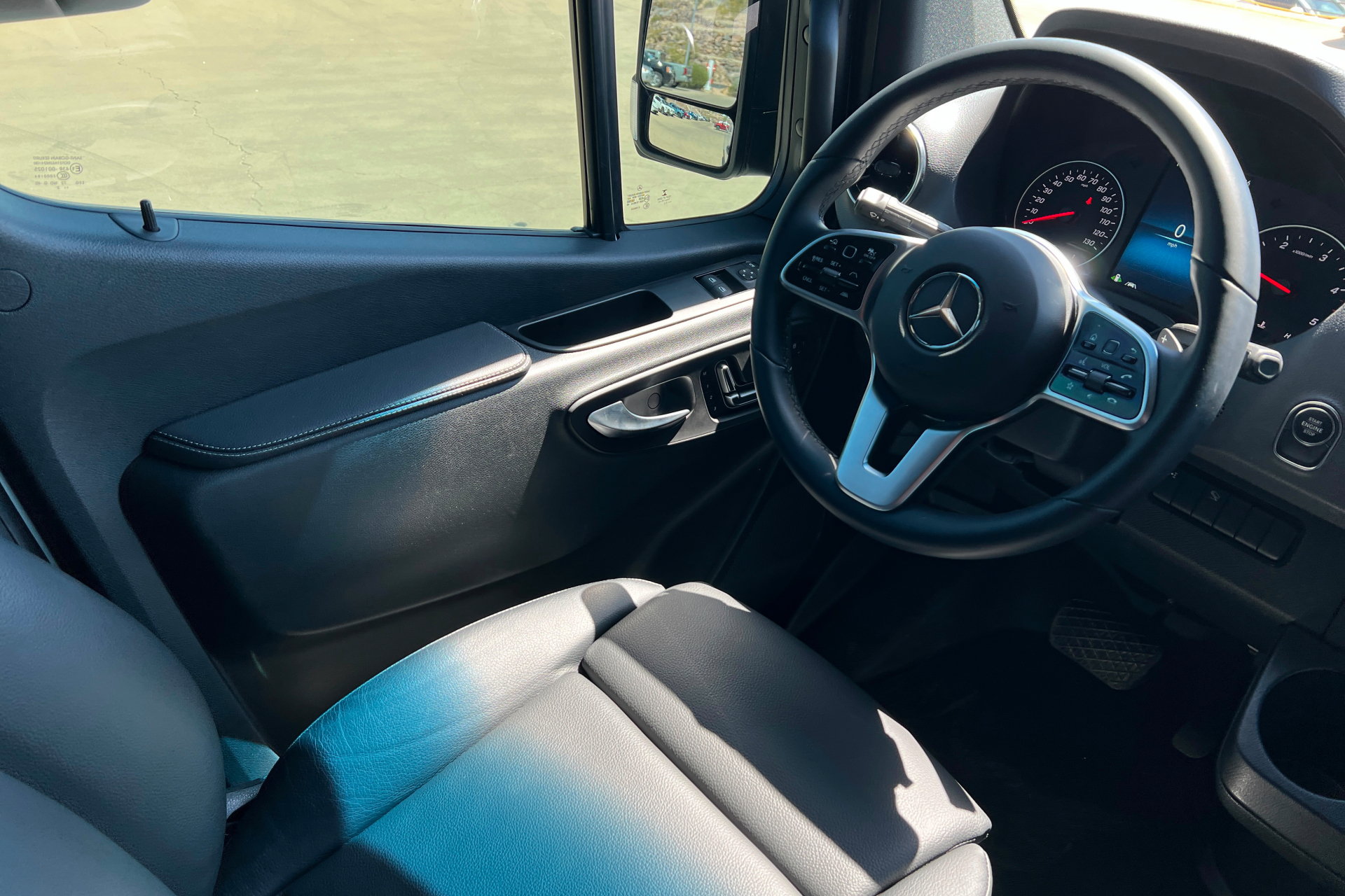 Used 2022 Mercedes-Benz Sprinter 2500 image 11