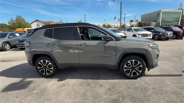 Used 2022 Jeep Compass Limited image 9