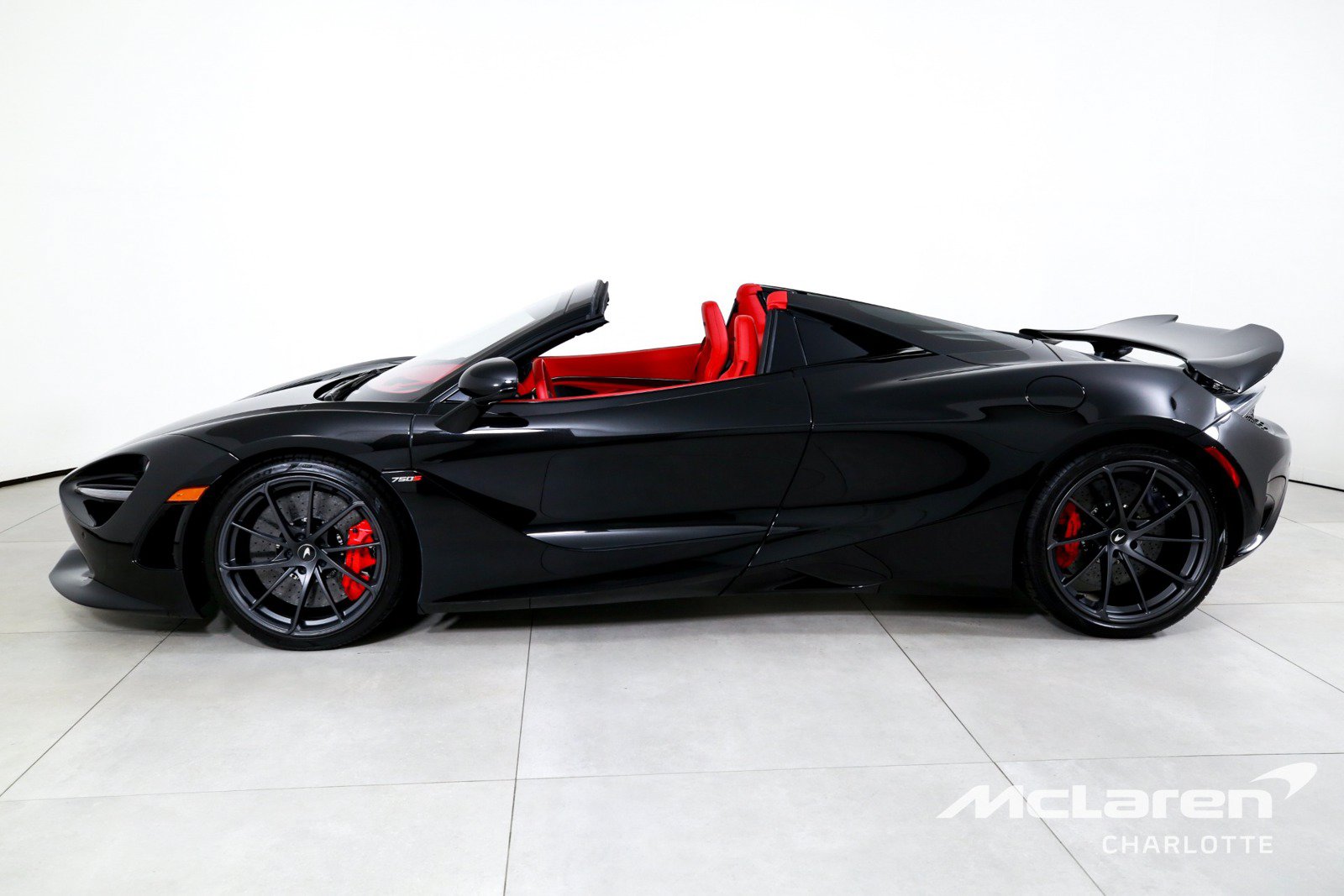 Used 2026 McLaren 750S Spider RWD image 7