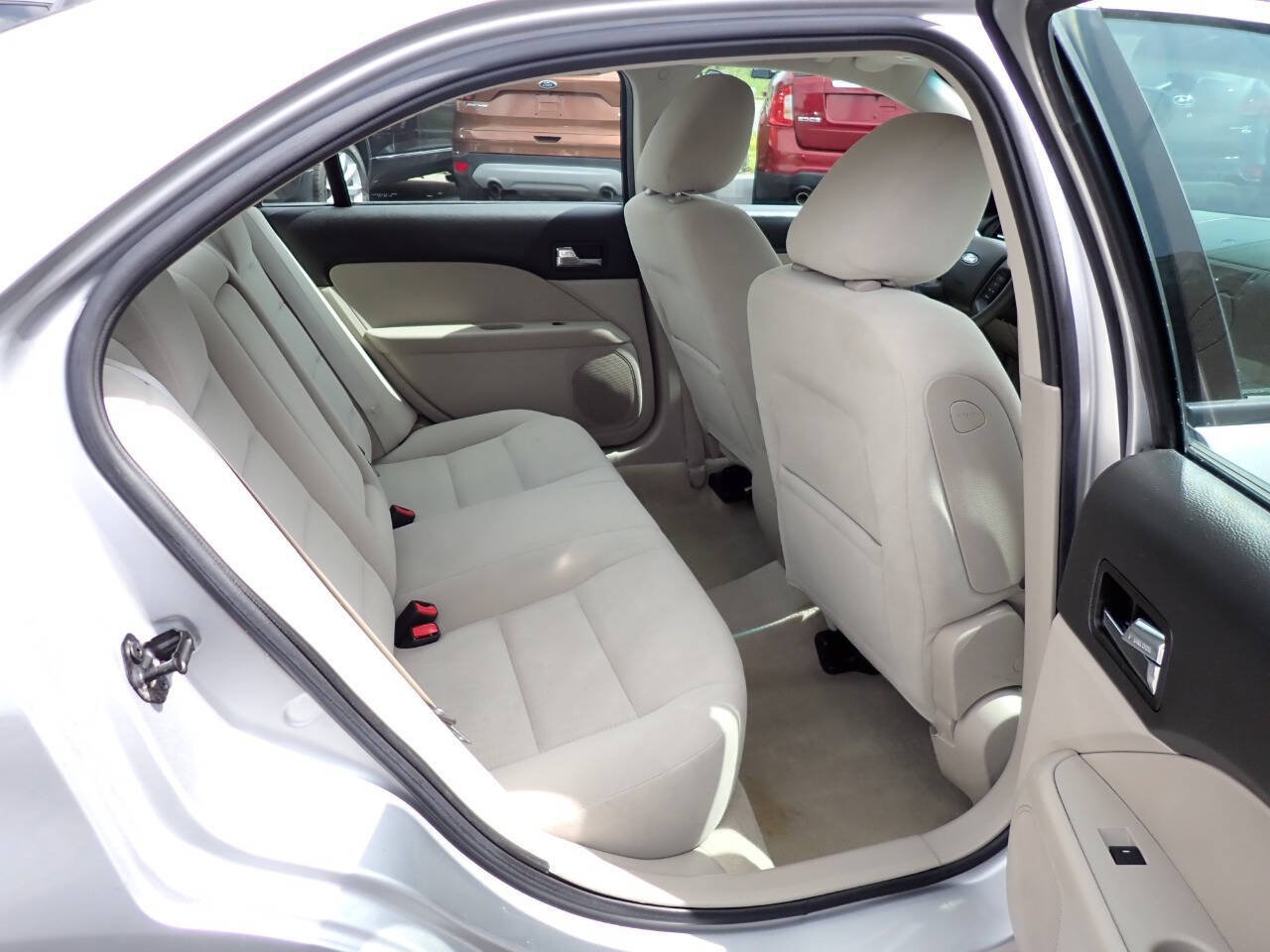 Used 2009 Ford Fusion SE FWD image 10