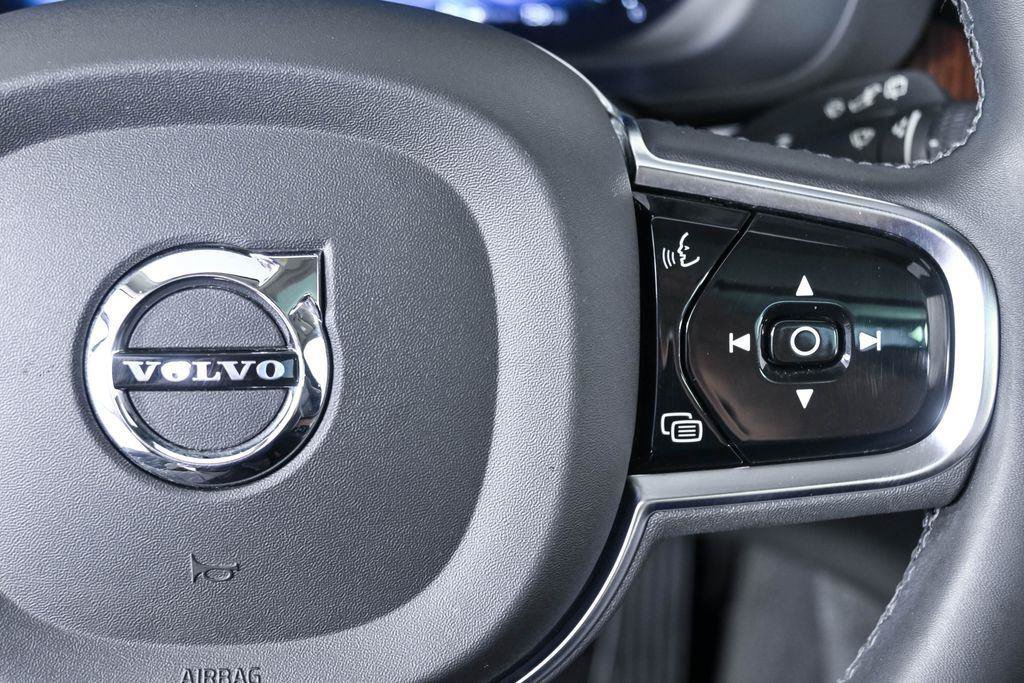 Used 2024 Volvo XC60 B5 Ultimate AWD/4WD image 13