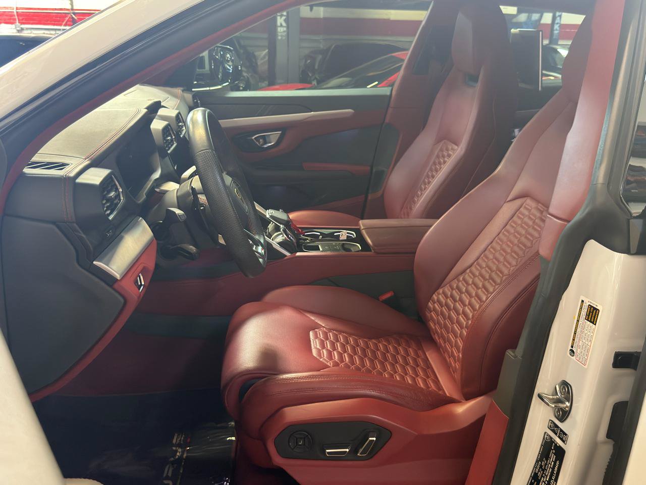 Used 2020 Lamborghini Urus AWD/4WD image 14