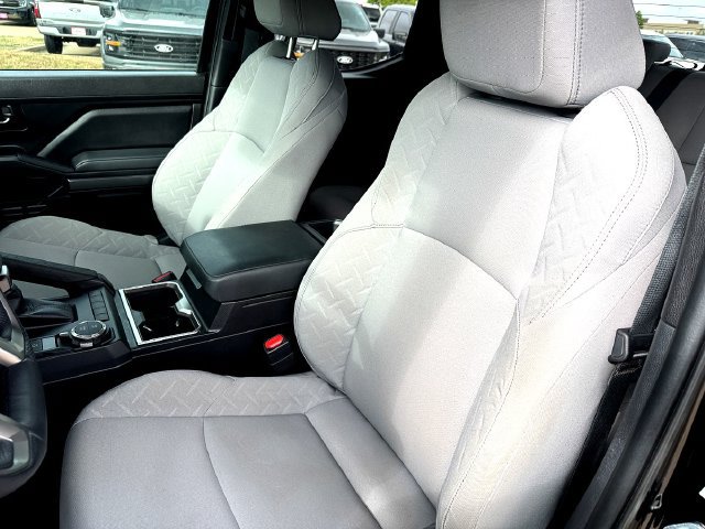 Used 2024 Toyota Tacoma SR5 AWD/4WD image 11