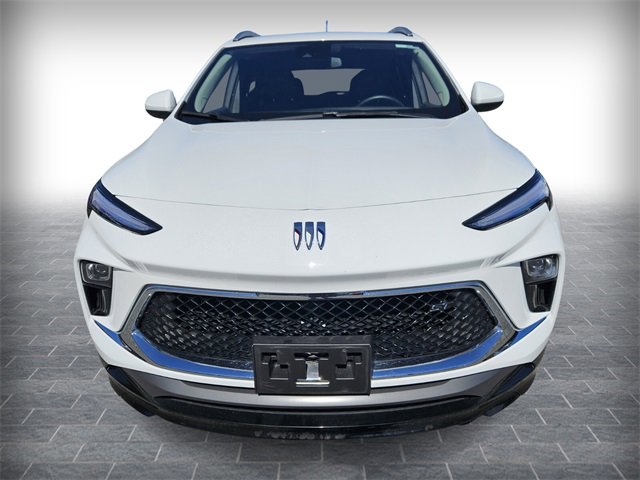 Used 2024 Buick Encore GX Sport Touring image 2