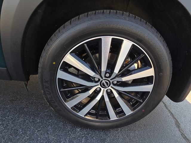 Certified 2024 Nissan Pathfinder Platinum w/ Cargo Package AWD/4WD image 16