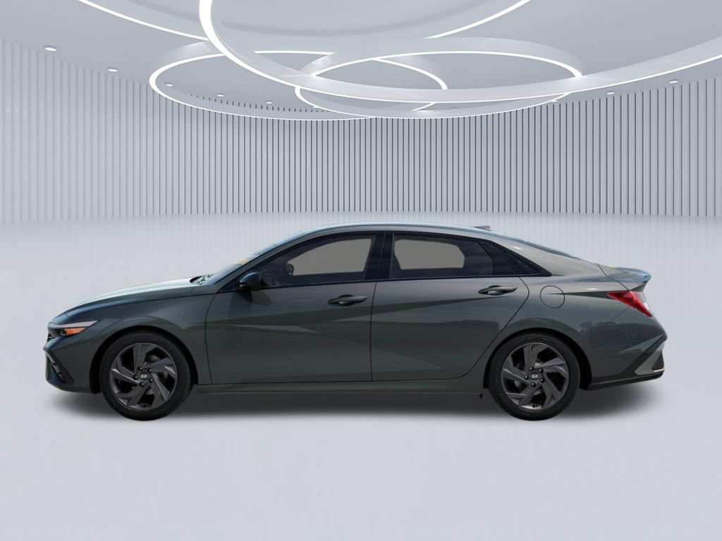 New 2026 Hyundai Elantra SEL Sport FWD image 3