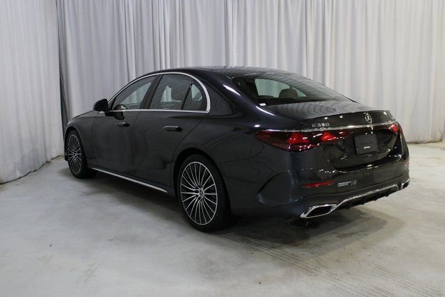 Used 2024 Mercedes-Benz E 350 4MATIC Sedan image 4