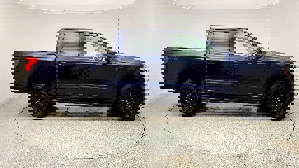 Used 2025 Ford F150 Lightning XLT image 4