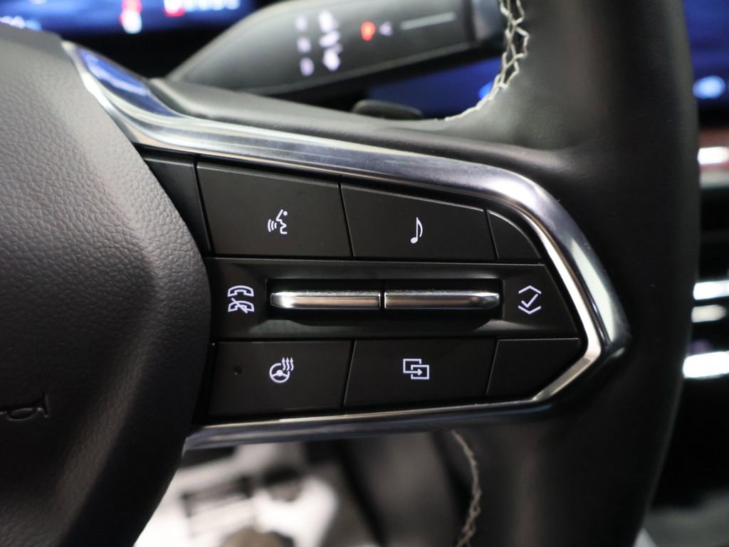 Used 2025 Chevrolet Traverse Z71 image 35