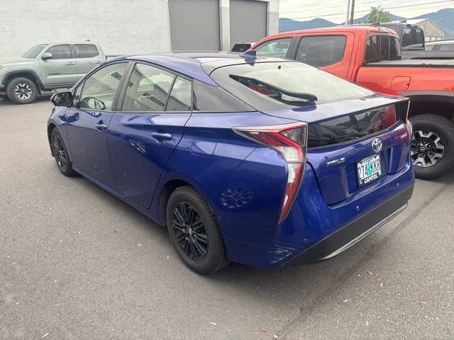 Used 2017 Toyota Prius Three FWD image 3