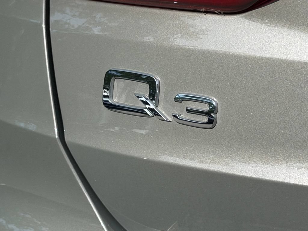Used 2024 Audi Q3 2.0T Premium AWD/4WD image 27