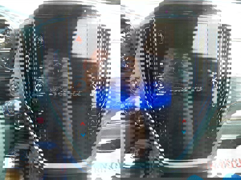 Used 2025 Subaru Forester Touring w/ Popular Package - Touring AWD/4WD image 20