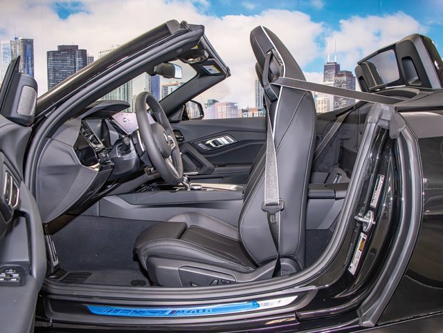 New 2026 BMW Z4 M40i w/ Shadowloine Package image 22
