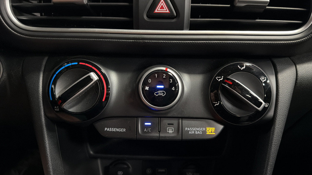 Used 2020 Hyundai Kona SEL FWD image 26