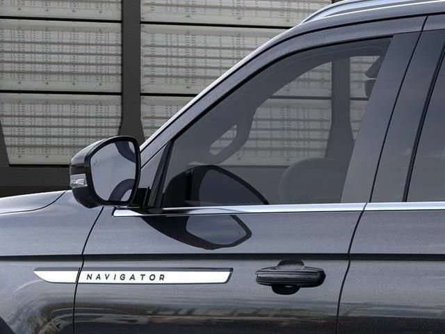 New 2026 Lincoln Navigator Reserve AWD/4WD image 20