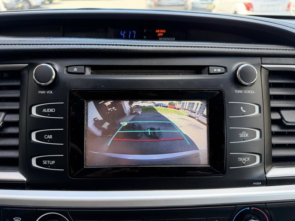 Used 2017 Toyota Highlander LE AWD/4WD image 18