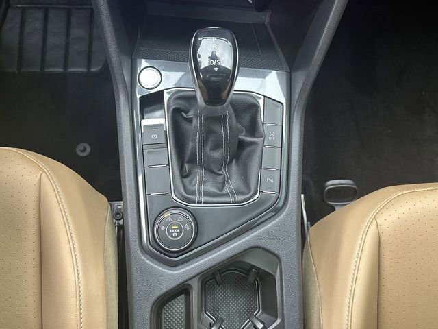 Used 2022 Volkswagen Tiguan SE R-Line image 20