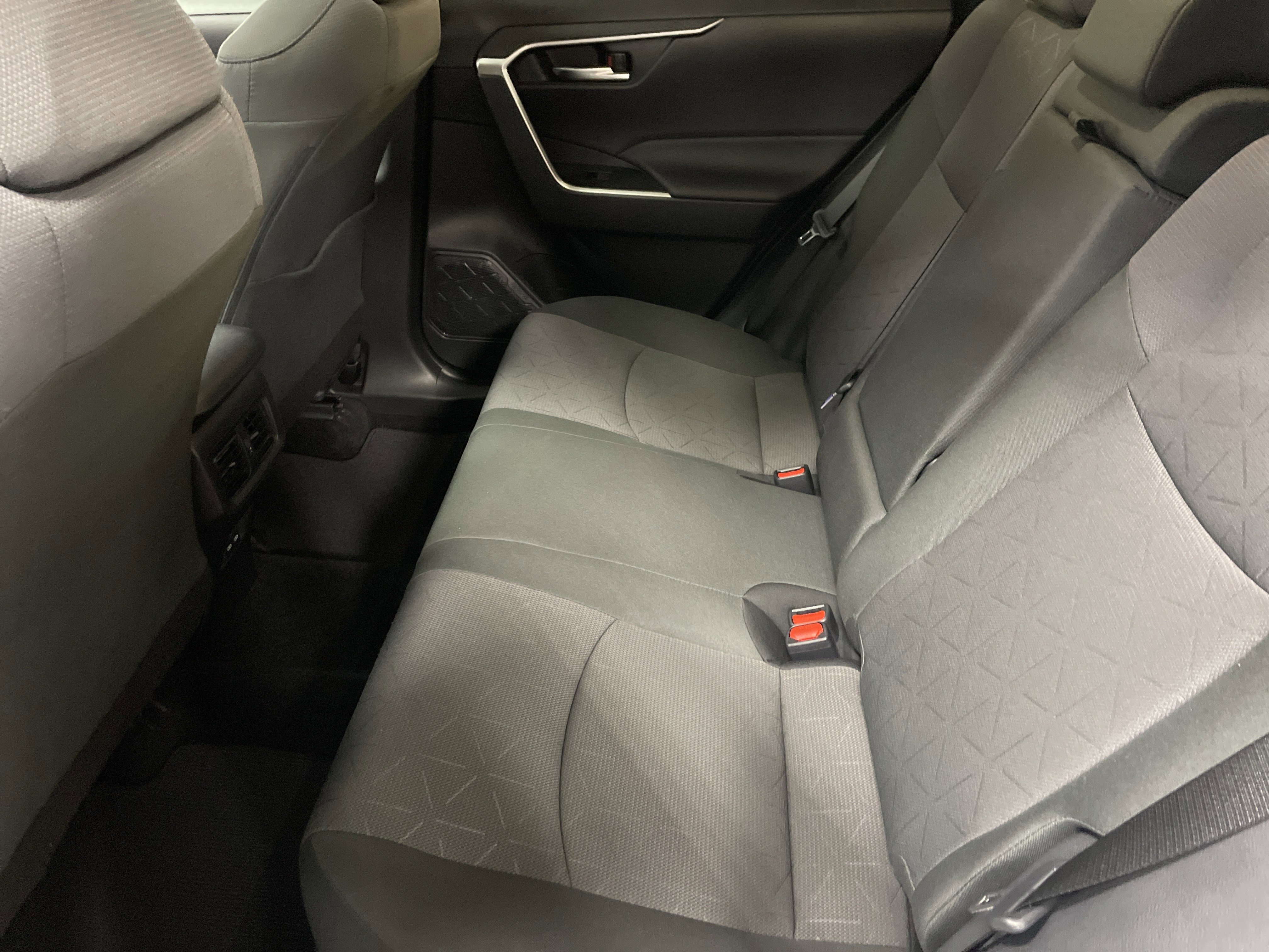 Used 2025 Toyota RAV4 XLE w/ Convenience Package image 32