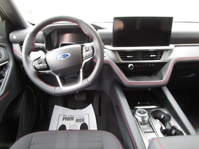 Used 2025 Ford Explorer ST-Line image 14