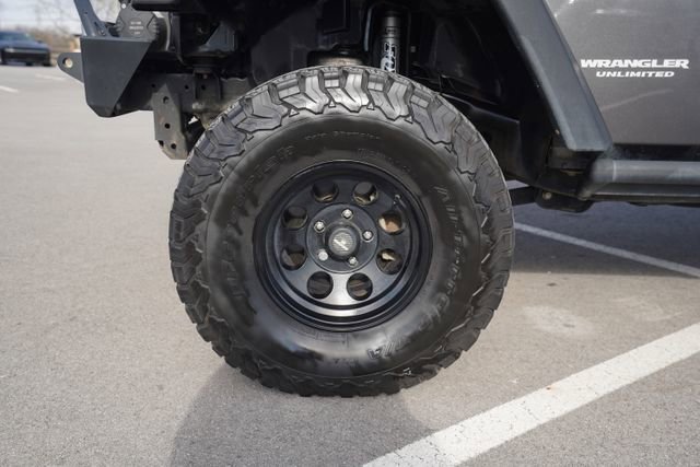 Used 2016 Jeep Wrangler Unlimited Rubicon w/ Connectivity Group image 11