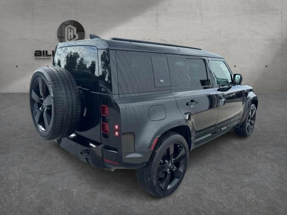 Used 2024 Land Rover Defender 110 X-Dynamic SE AWD/4WD image 3