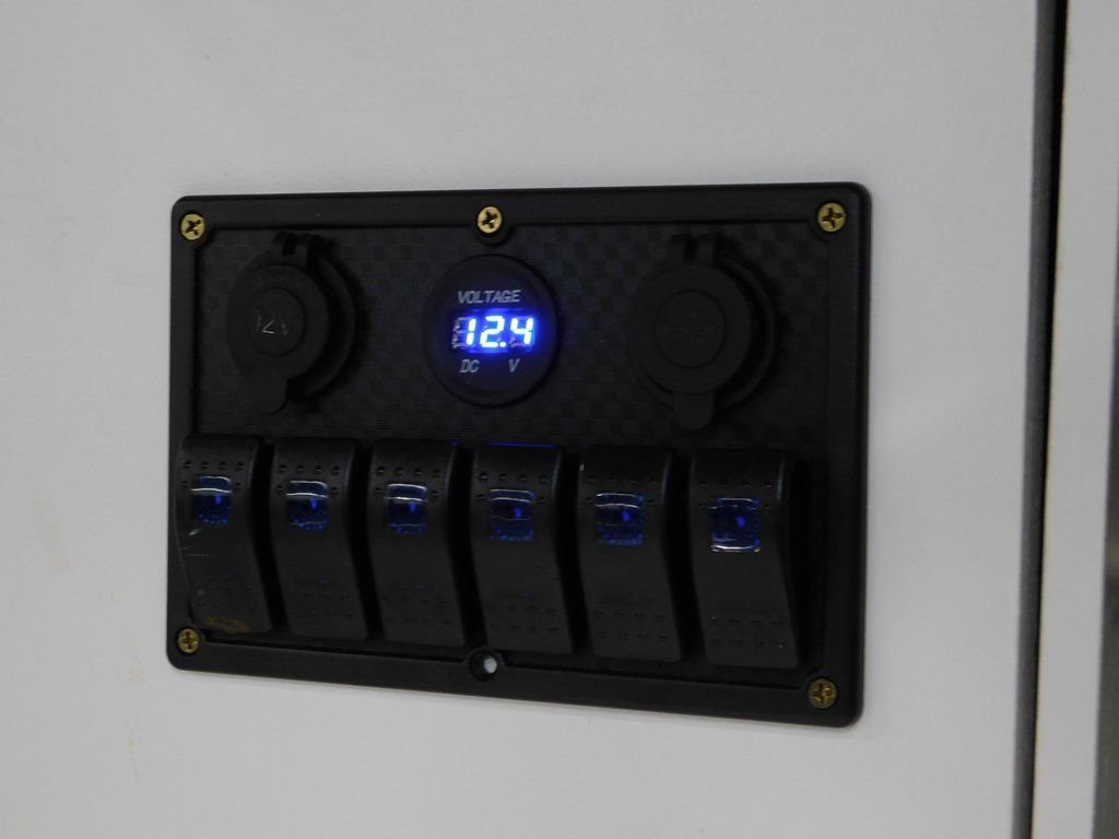 Used 2019 Ford Transit 250 148 Medium Roof RWD image 47