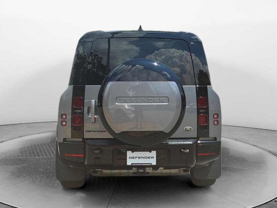 Used 2024 Land Rover Defender 130 X-Dynamic SE AWD/4WD image 6