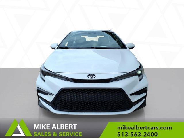 Used 2023 Toyota Corolla SE image 2