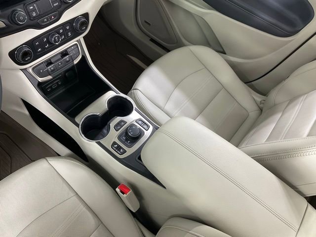 Used 2024 GMC Terrain Denali w/ Denali Premium Package image 22