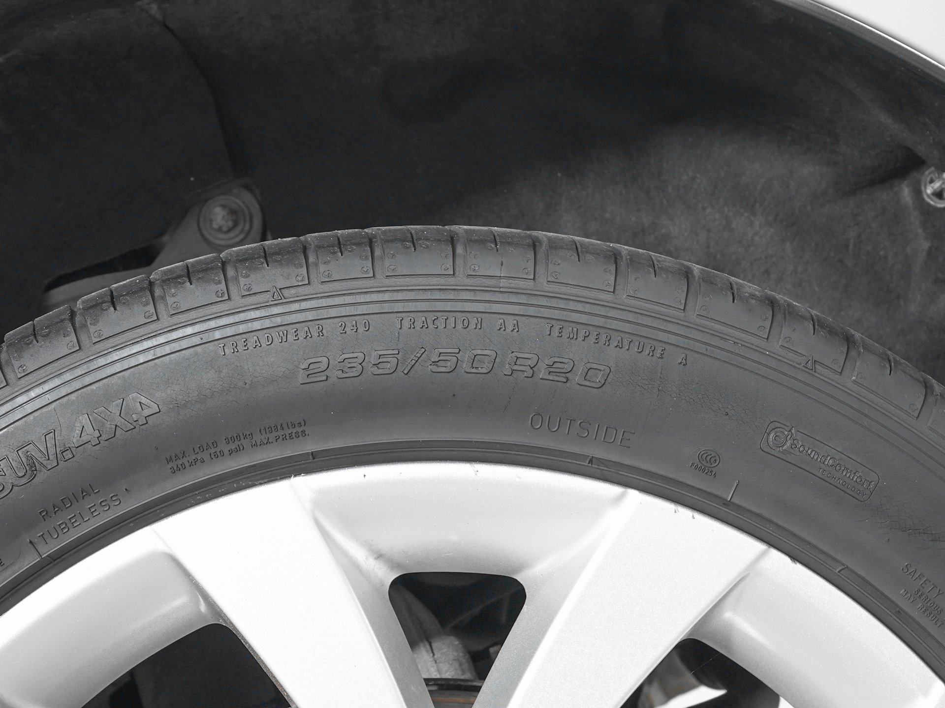 Used 2021 Land Rover Range Rover Evoque SE image 31