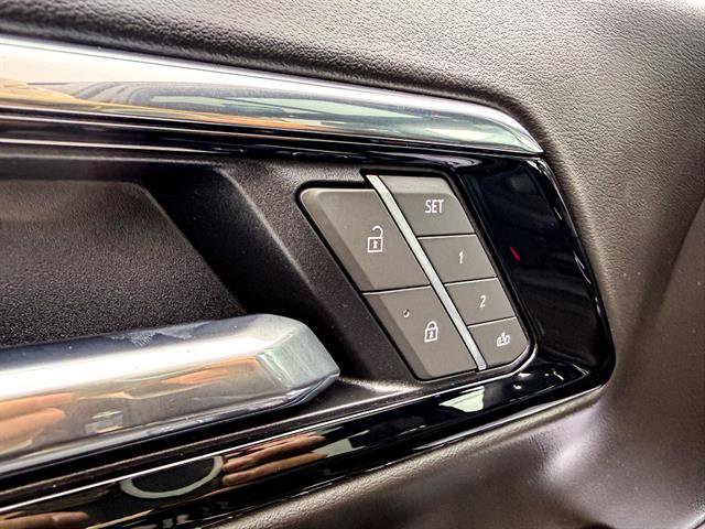 Used 2025 Chevrolet Suburban High Country AWD/4WD image 65
