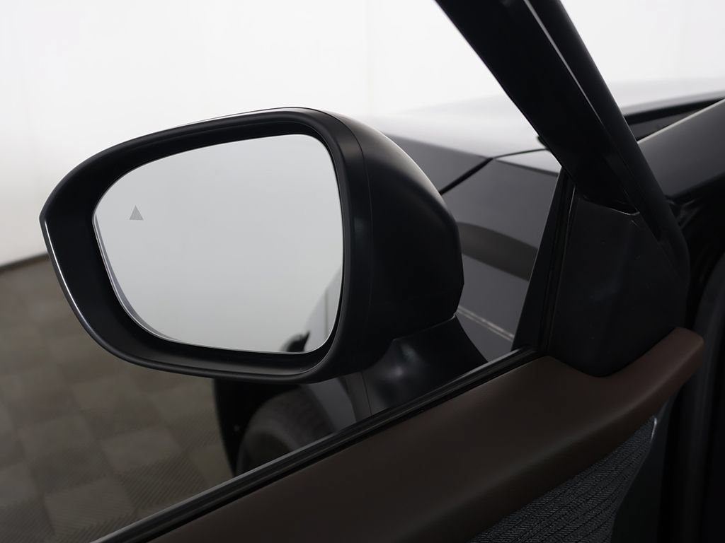 Used 2023 Nissan Rogue S AWD/4WD image 28