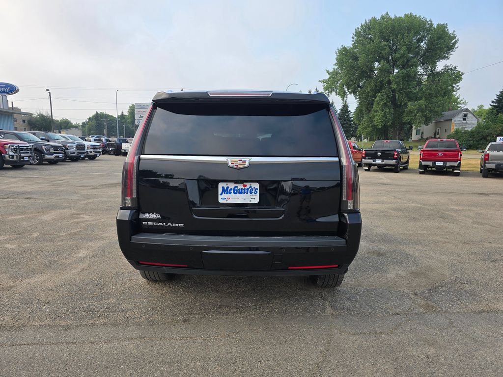 Used 2020 Cadillac Escalade Platinum AWD/4WD image 7