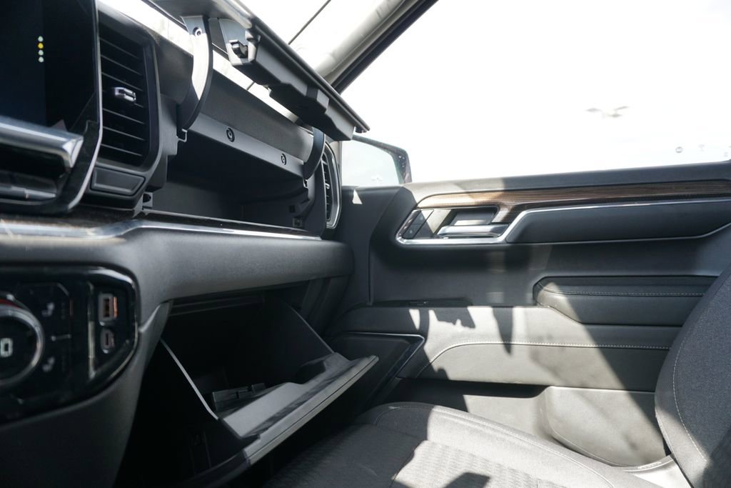 Used 2024 Chevrolet Silverado 1500 LT w/ Convenience Package II image 26