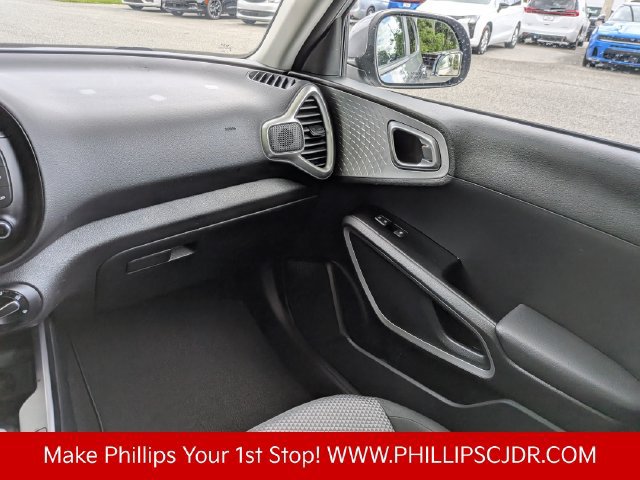 Used 2022 Kia Soul LX FWD image 15