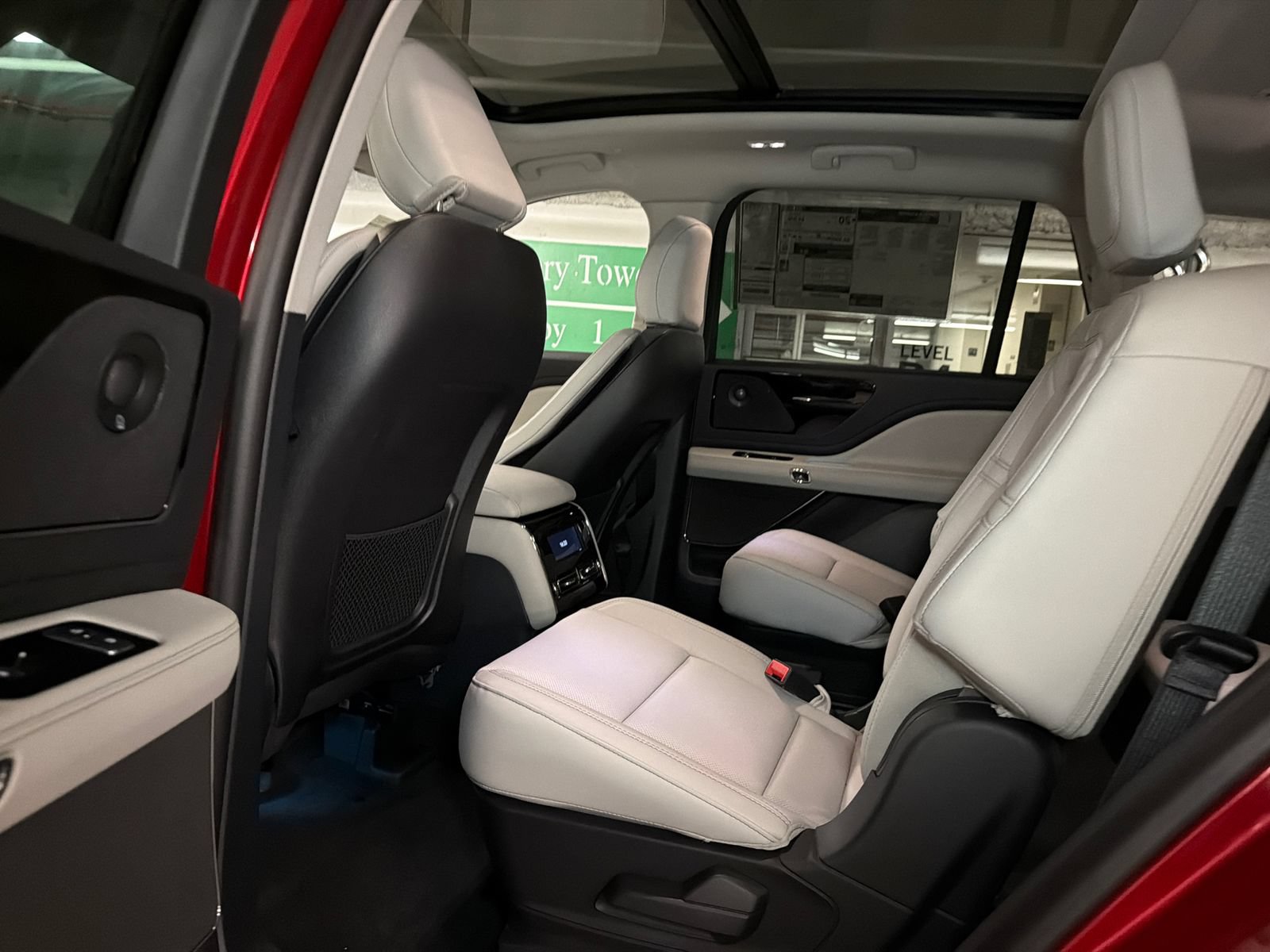 New 2026 Lincoln Aviator Reserve AWD/4WD image 19