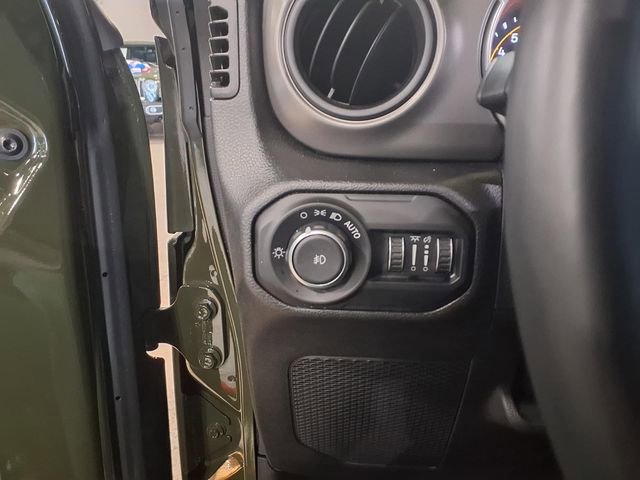 Used 2022 Jeep Wrangler Sport S AWD/4WD image 19